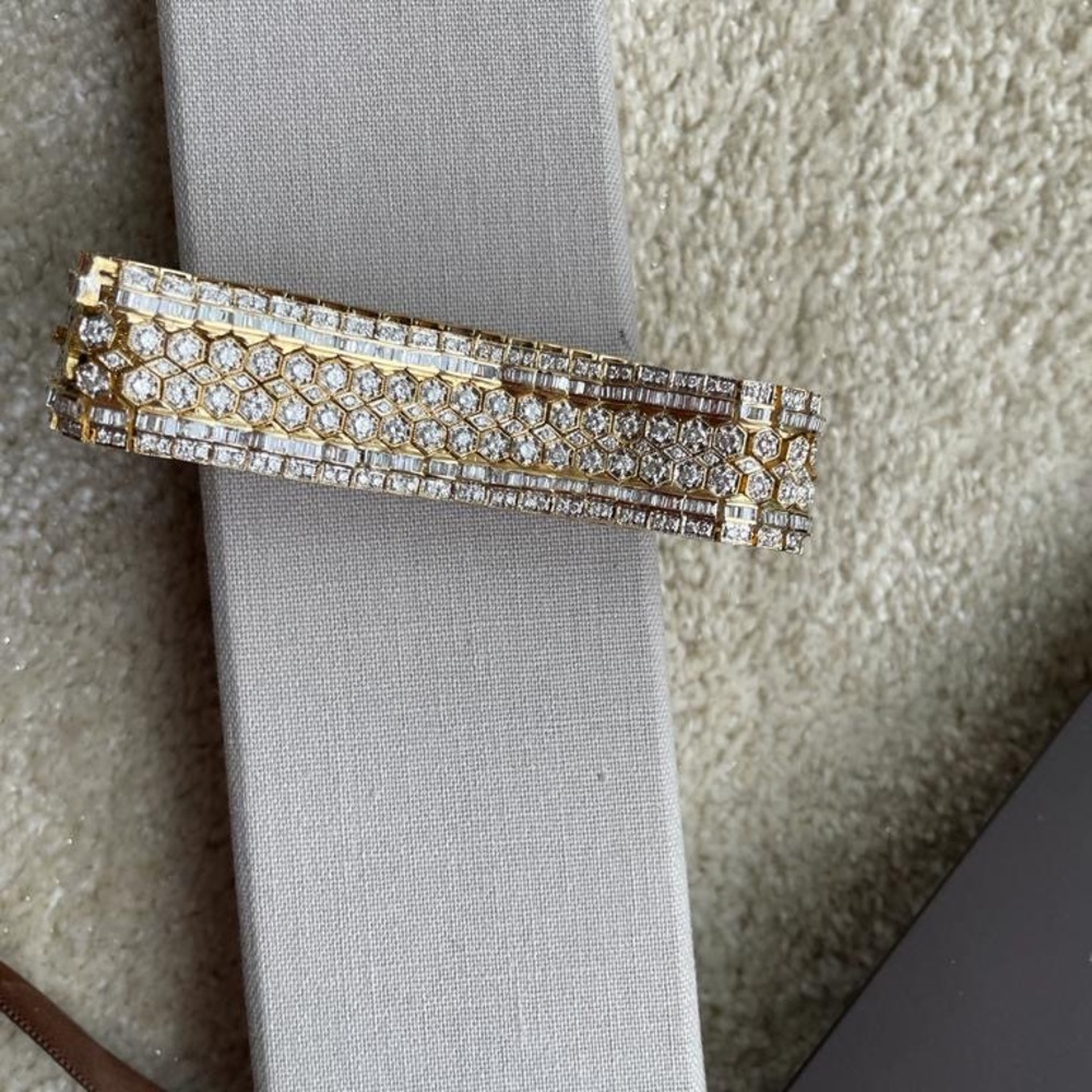 Amazing 12.25 carat total tcw gold bracelet